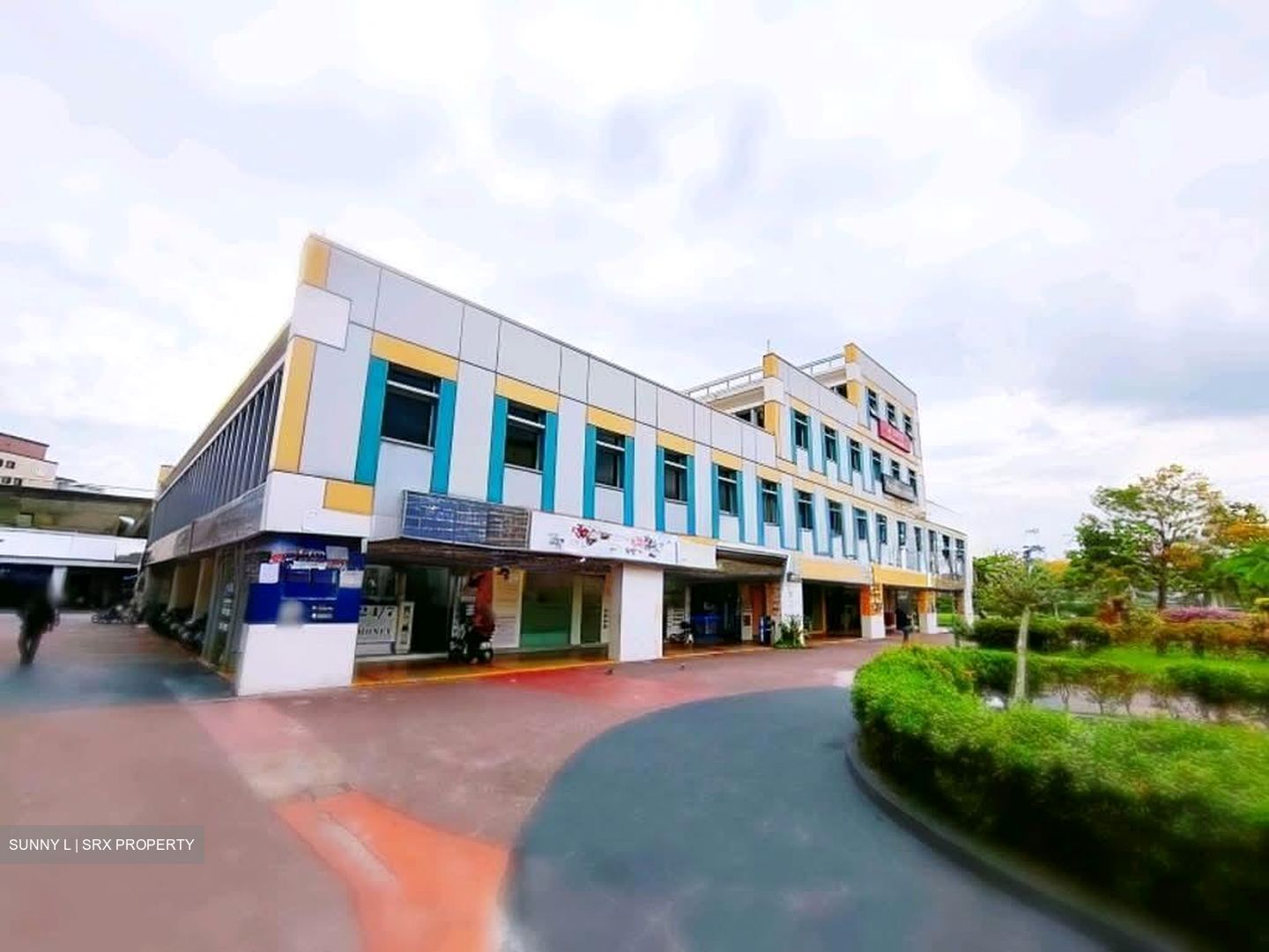 Tampines Central 1 (D18), Retail #559818231
